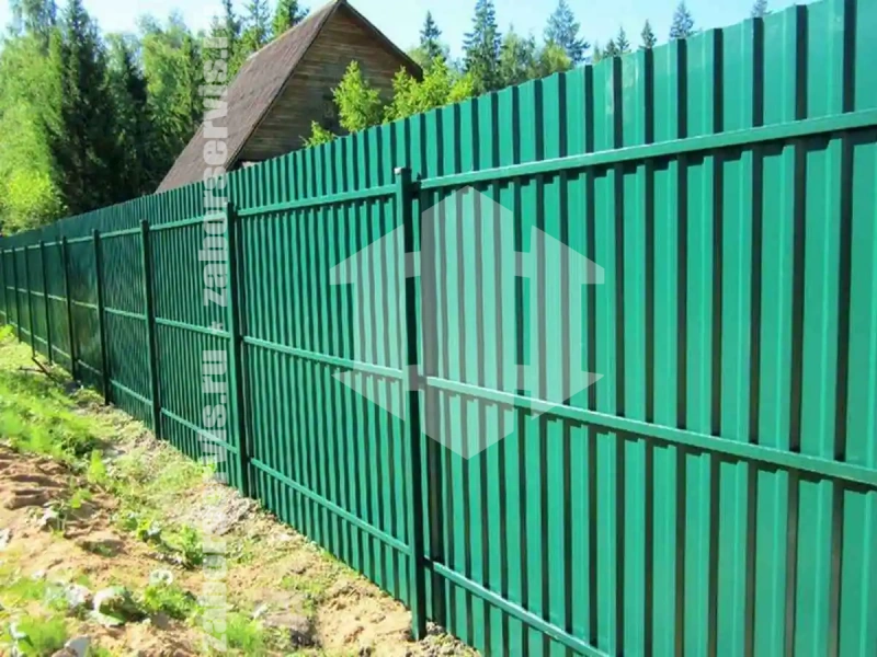 Забор из профнастила 98 метров зеленый