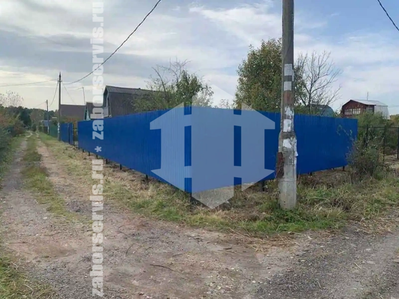 Забор из профнастила 68 метра синий