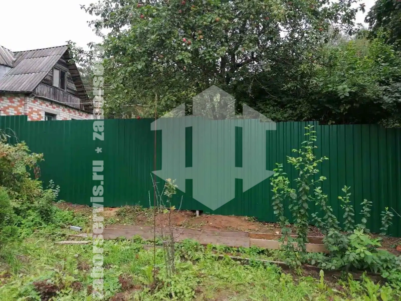 Забор из профнастила 48 метра зеленый