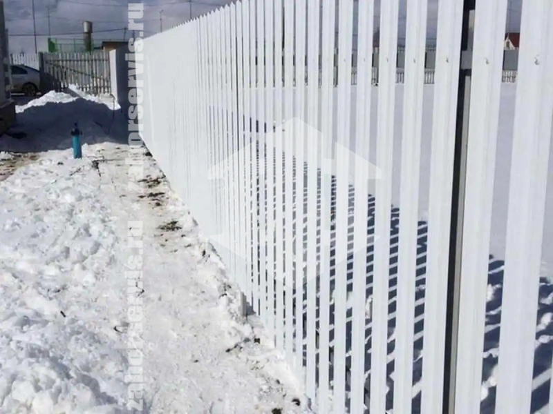 Забор из металлического штакетника оцинкованный 85 метров