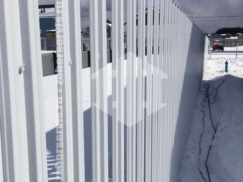 Забор из металлического штакетника оцинкованный 85 метров