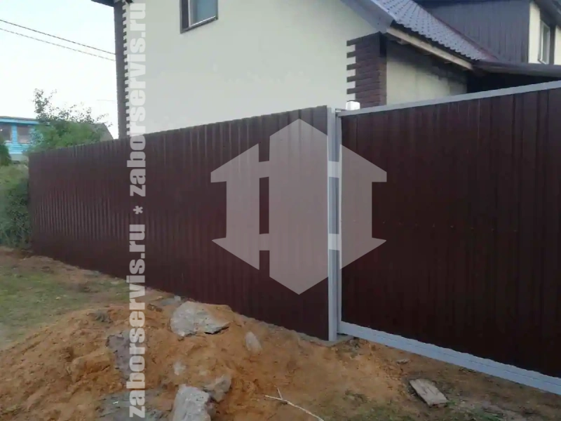 Забор из профнастила с воротам 72 метра