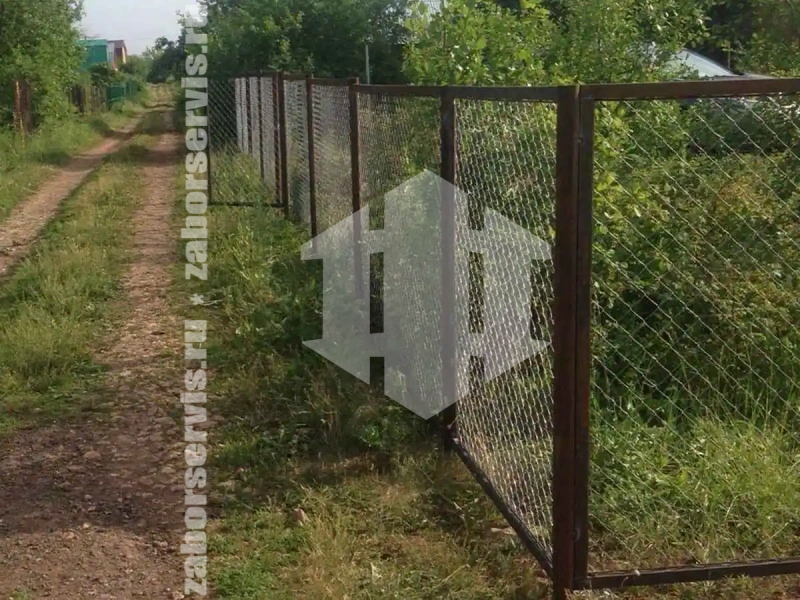 Забор из сетки рабицы секциями 99 метров