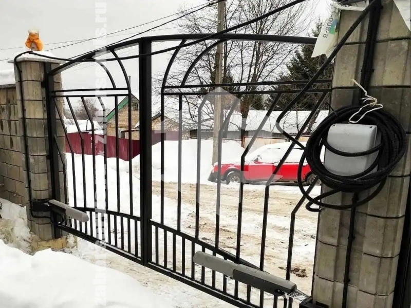 Сварной забор с распашными воротами 45 метров