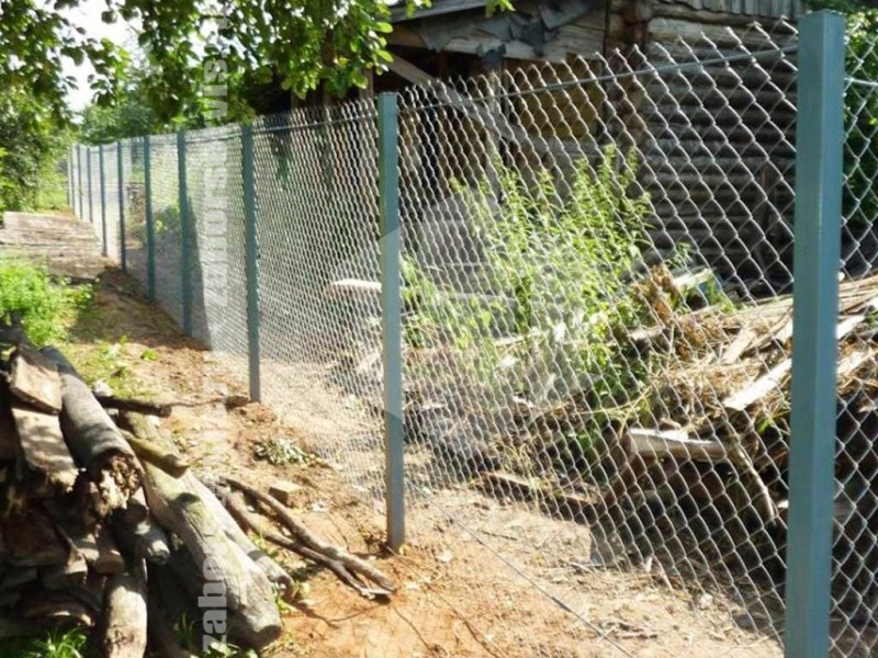 Забор из сетки рабицы в натяг с протяжкой арматуры 102 метра