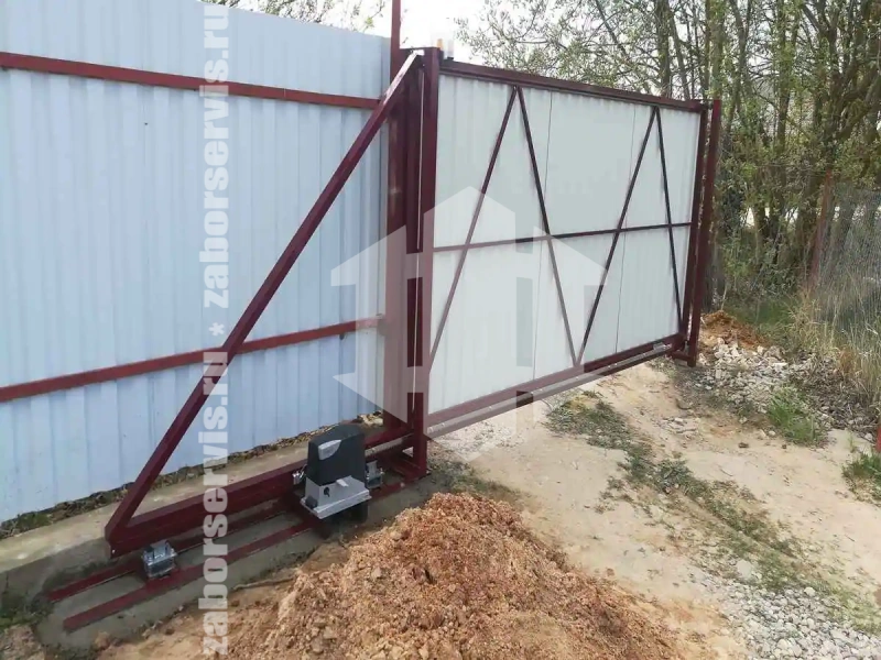 Забор из профнастила с воротам 33 метра