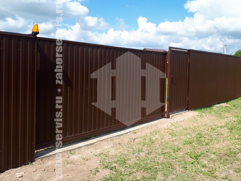 Забор из профнастила с бетонированием столбов 64 метра