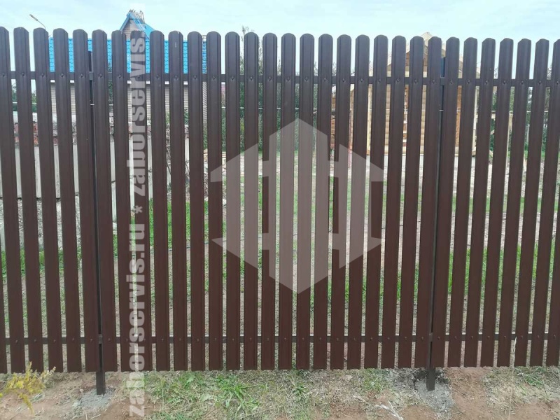 Забор из металлического штакетника 6 соток