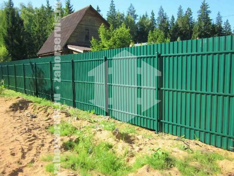 Забор из профнастила 98 метров зеленый