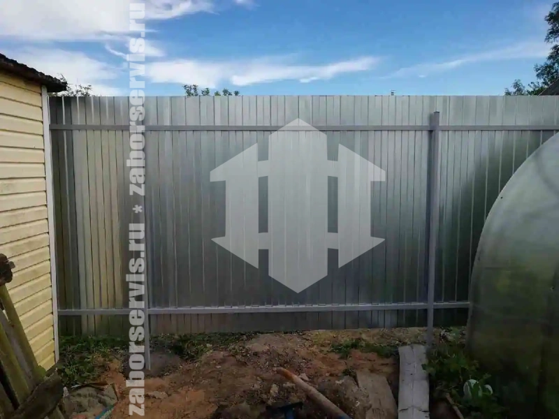 Забор из профнастила оцинкованный 57 метров