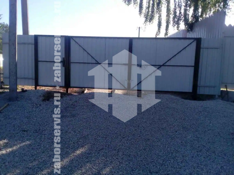 Забор из профнастила с воротам 97 метров