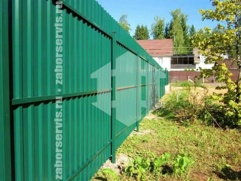 Забор из профнастила 98 метров зеленый