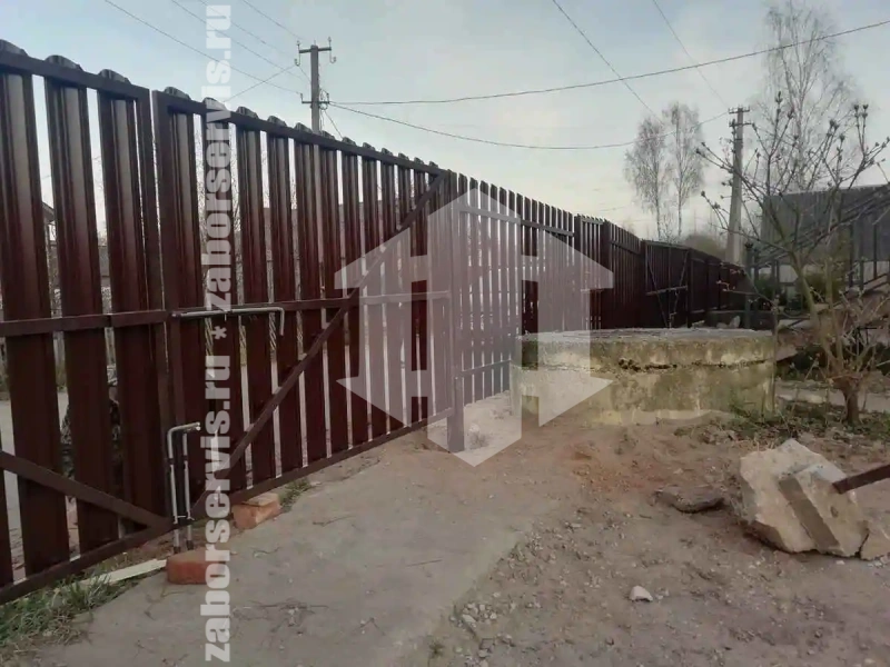 Забор из металлического штакетника 120 метров