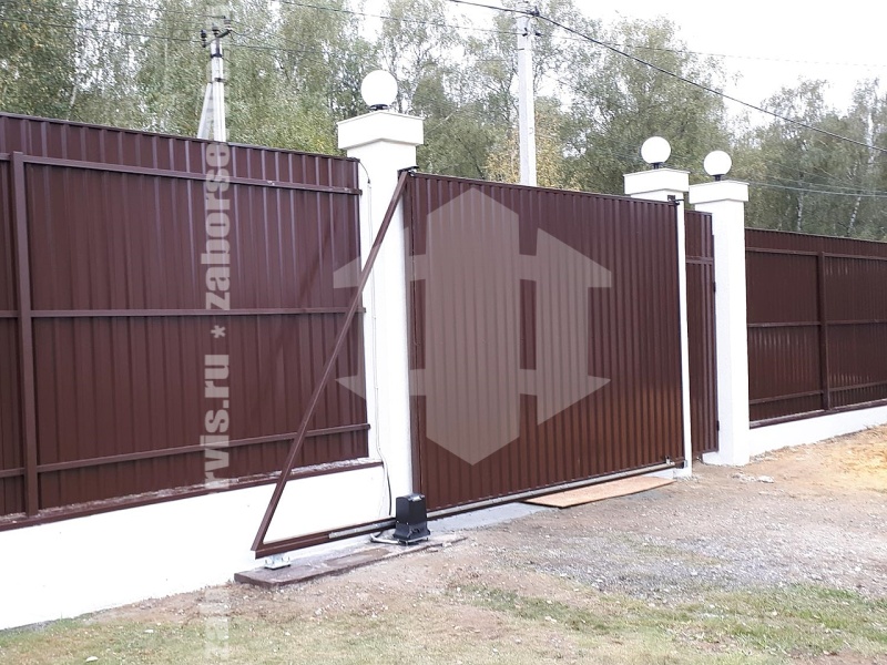 Ворота откатные с пультом из профнастила