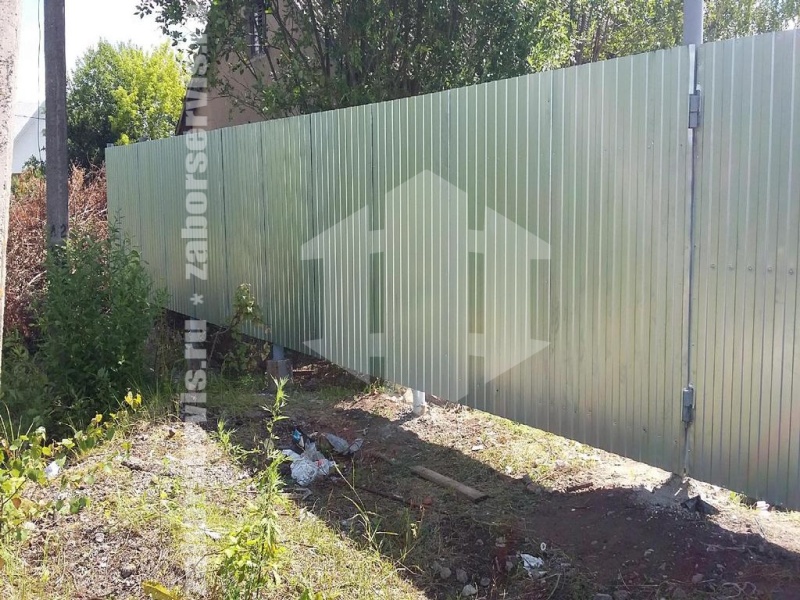 Забор из профнастила с бетонированием столбов 86 метров