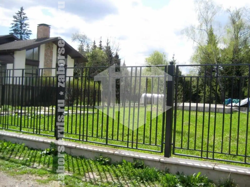 Металлический секционный профильный забор 85 метров