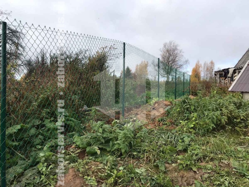 Забор из сетки рабицы в натяг с протяжкой арматуры 300 метров