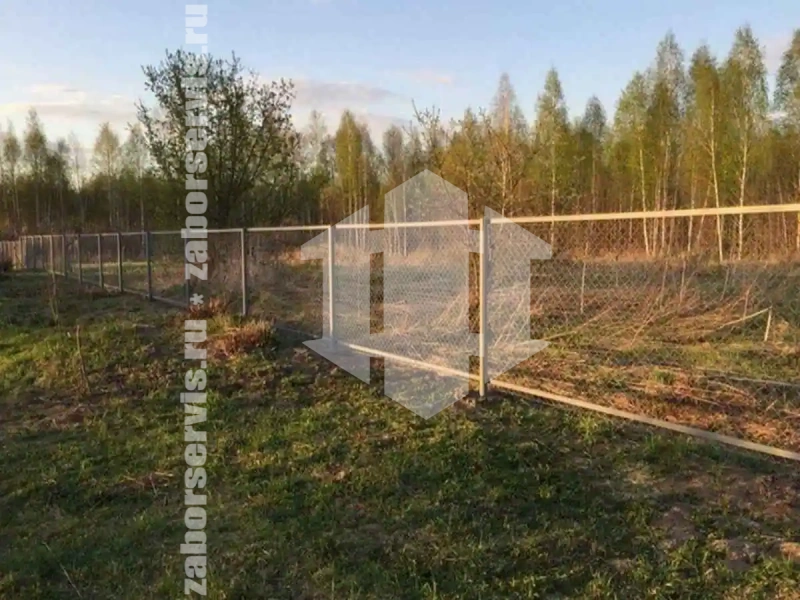 Забор из сетки рабицы секциями 82 метра