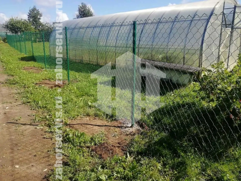 Забор из сетки рабицы в натяг с протяжкой арматуры 15 метров