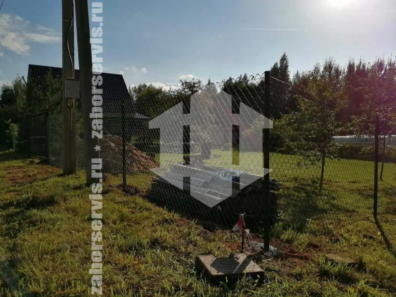 Забор из сетки рабицы в натяг с протяжкой арматуры 60 метров